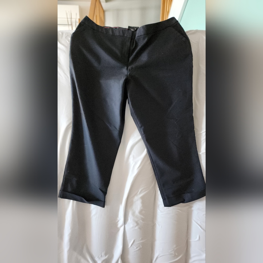 Lane Bryant slim fit black capri pants